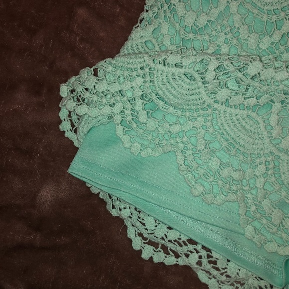 Lacey shorts - Picture 3 of 3